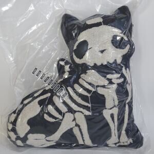 NWT EMBROIDERED SKELETON CAT THROW PILLOW GOTH SPOOKY DECOR PLUSH 16” x 11”